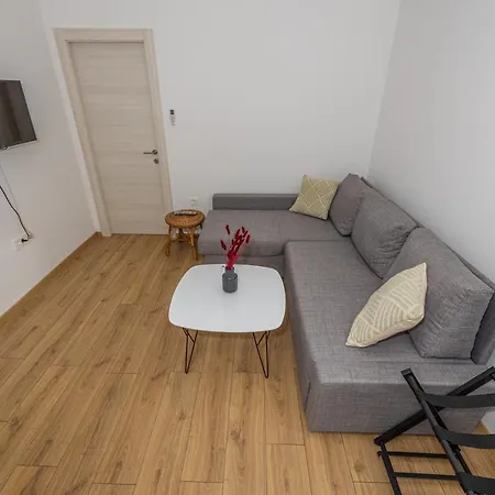 Happy Apartment *